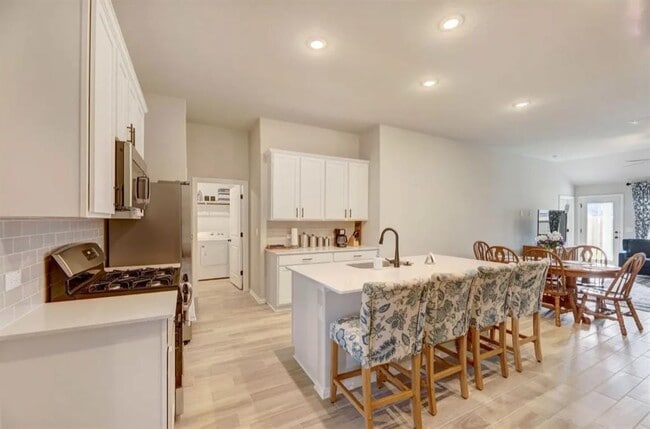 Foto del edificio - 159 Periwinkle Ln