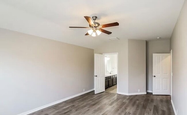 Foto del edificio - 1813 Sparrow Ln