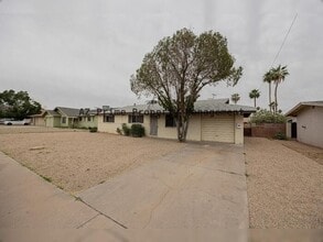 Building Photo - 427 E Malibu Dr