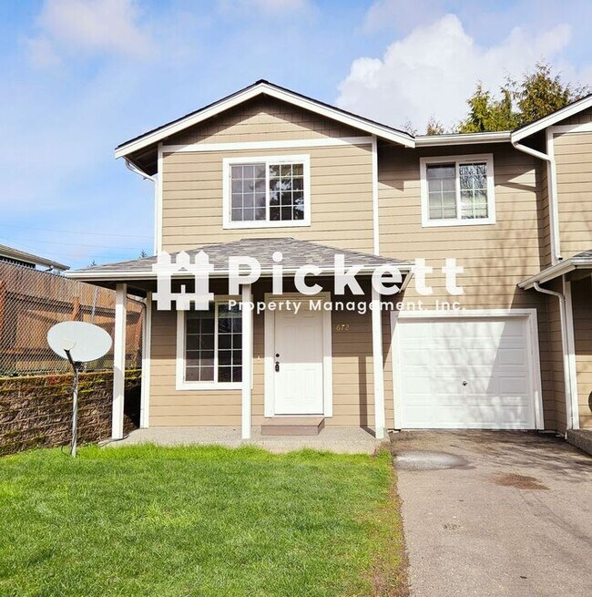 Building Photo - 3 Bedroom Townhouse in East Bremerton