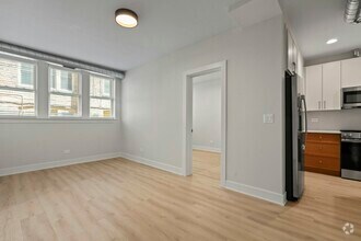 Building Photo - 432 S Maple Ave