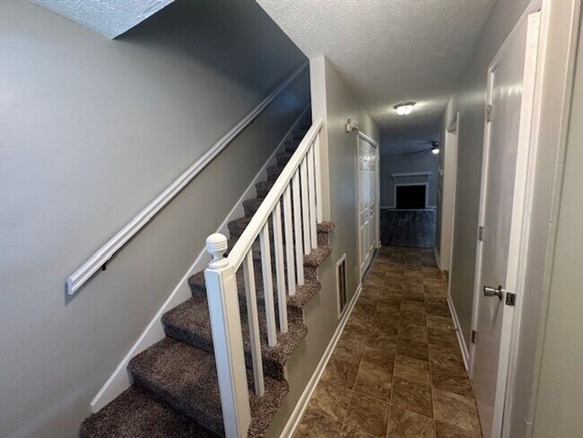 Foto del edificio - 1190 Wrenwood Ct