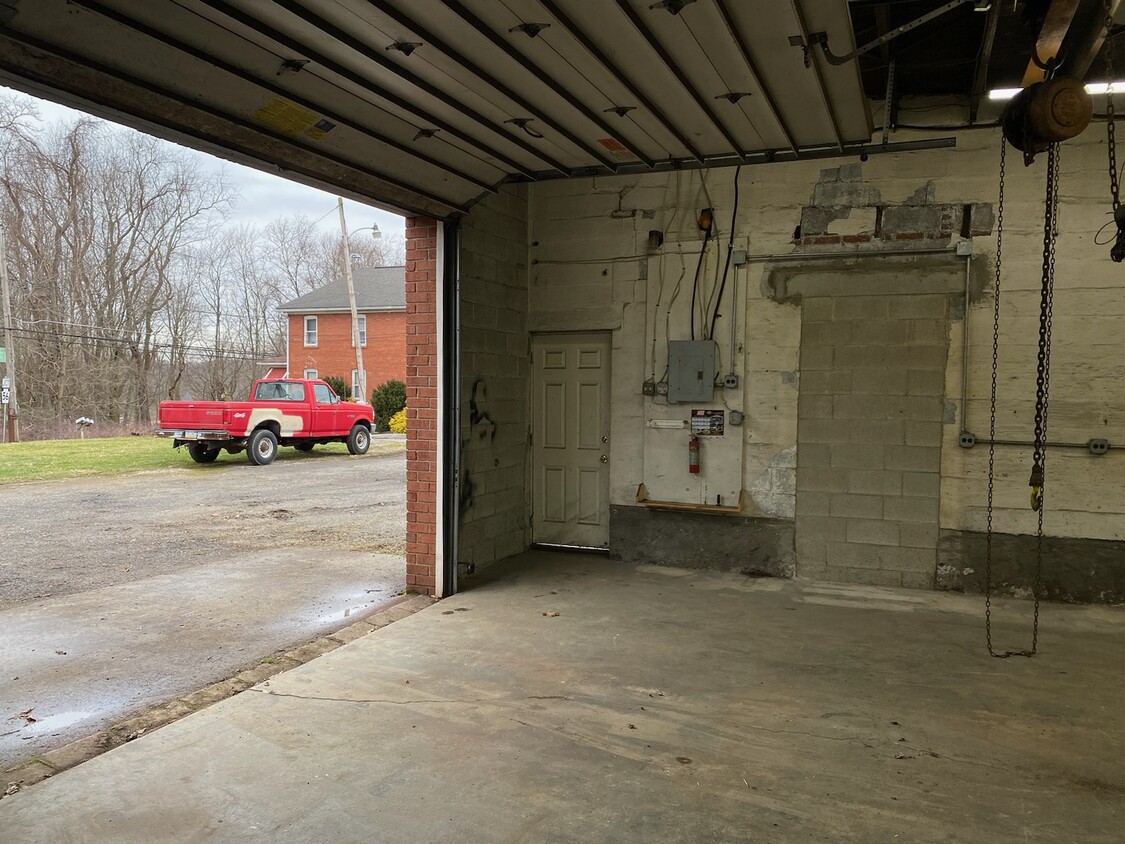 Building Photo - 119 Fire Academy Rd