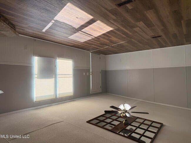 Foto del edificio - 505 Hillview Ct