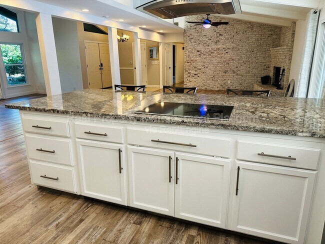 Foto del edificio - 9077 N Fowler Ave