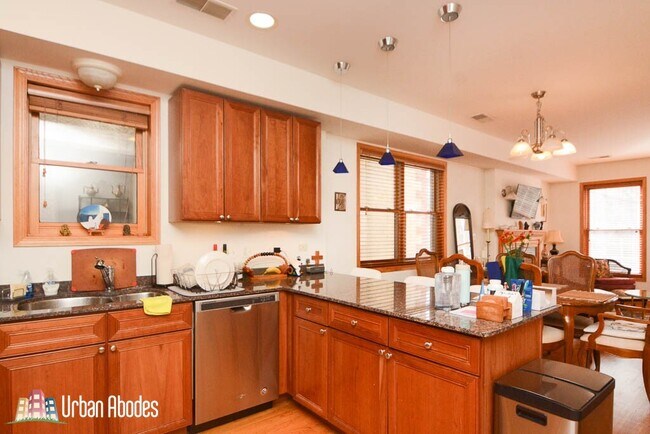 Foto del edificio - 934 W Leland Ave