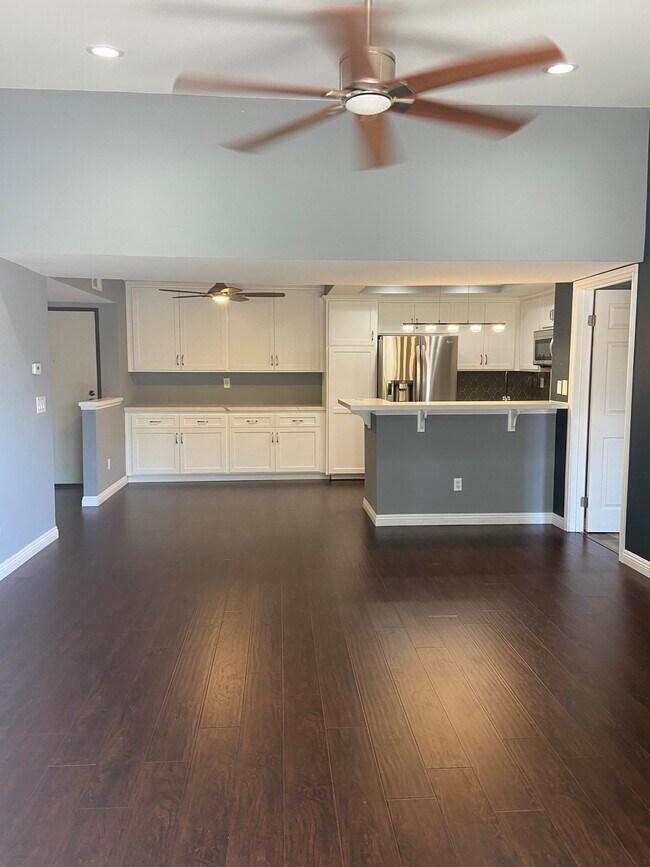 Building Photo - 12280 Corte Sabio