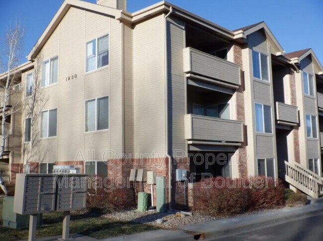 Building Photo - 1830 W Centennial Dr