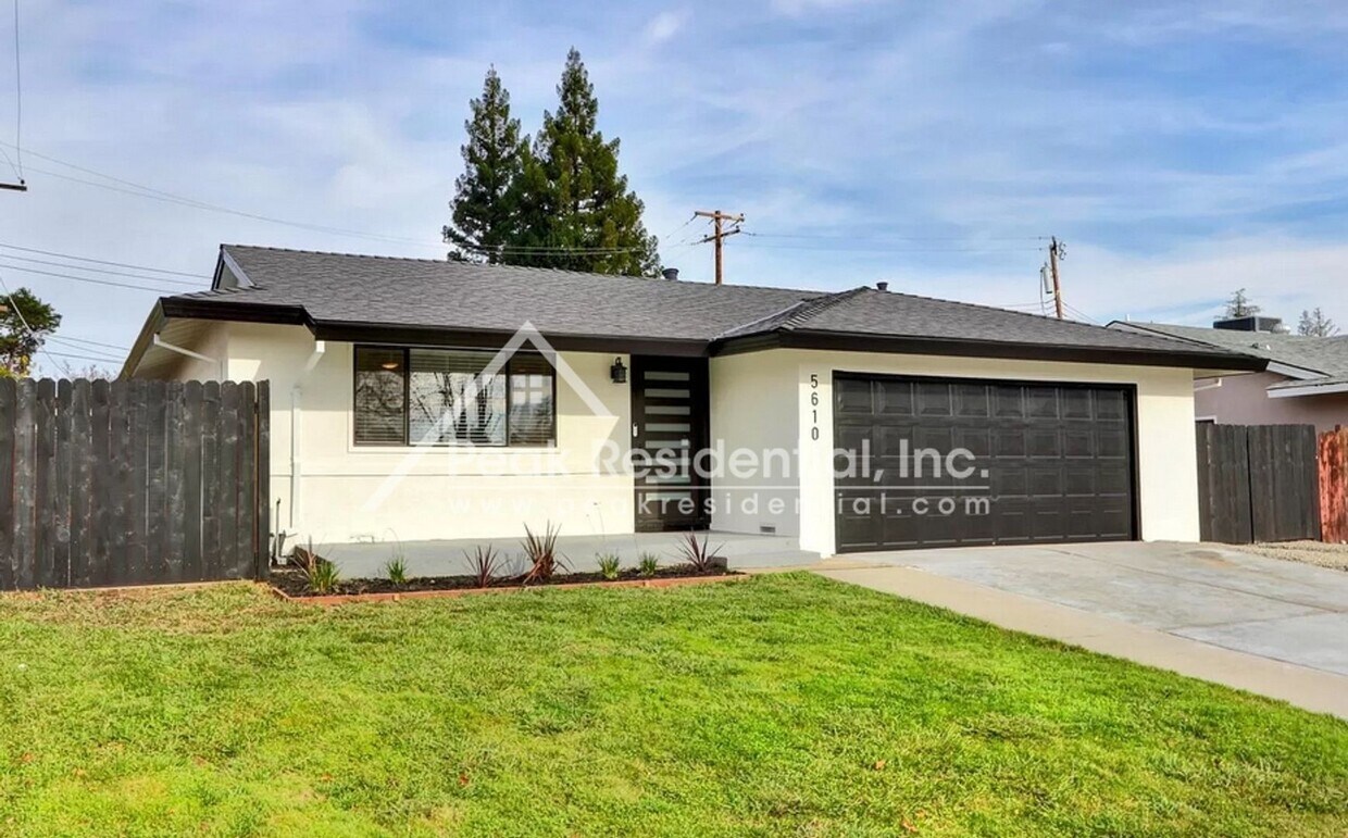 Primary Photo - Beautiful Updated 4bd/2ba Orangevale Home