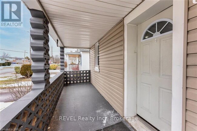 Building Photo - 6413 Frederica St