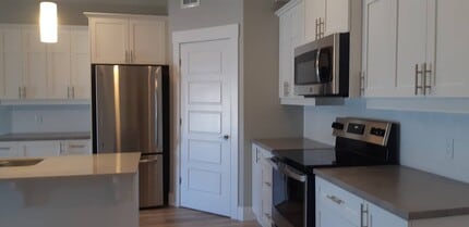 Building Photo - 85 Fieldstone Ct