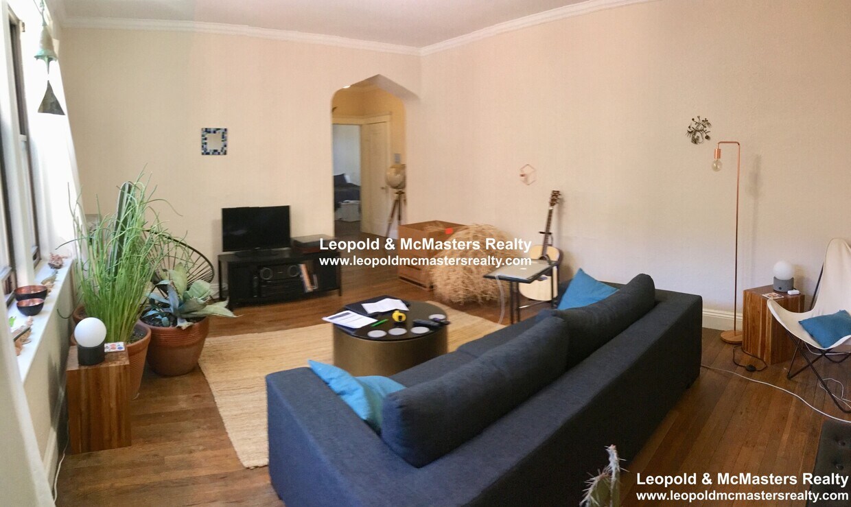 Primary Photo - 100 Longwood Ave
