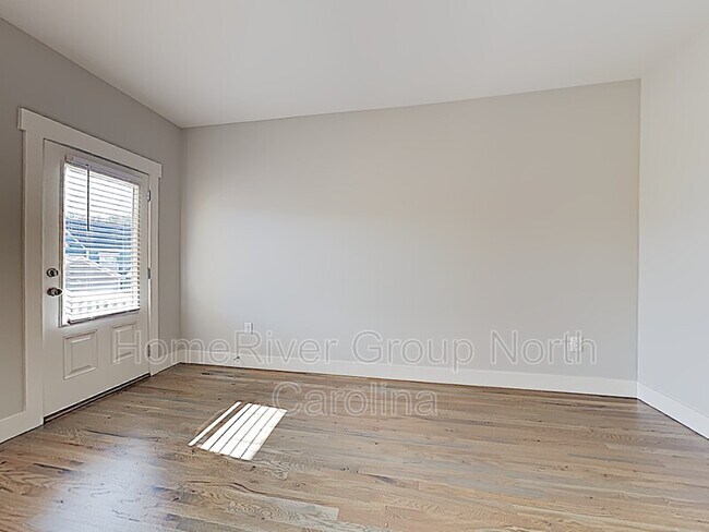 Foto del edificio - 2383 Great Ridge Pkwy