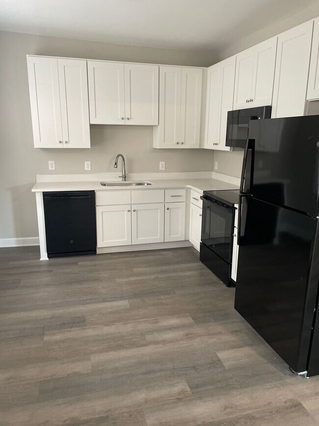 Foto del edificio - 2412 N Cleveland Ave