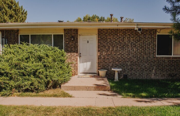 Primary Photo - Very Nice Condo
