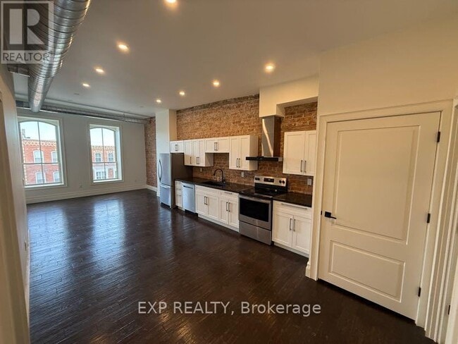 Photo du bâtiment - 172 Broadway