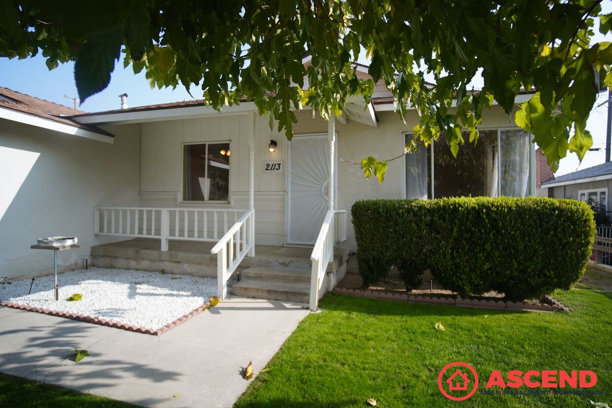 Primary Photo - Cute Home Located Off of Niles and Fairfax!