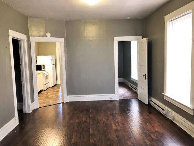 Building Photo - 460 E 300 S
