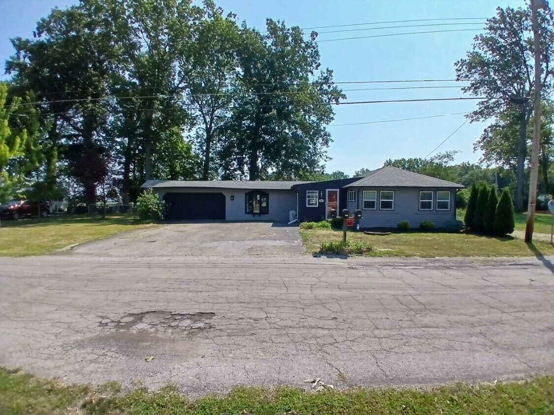 Primary Photo - 267 Claremont Rd