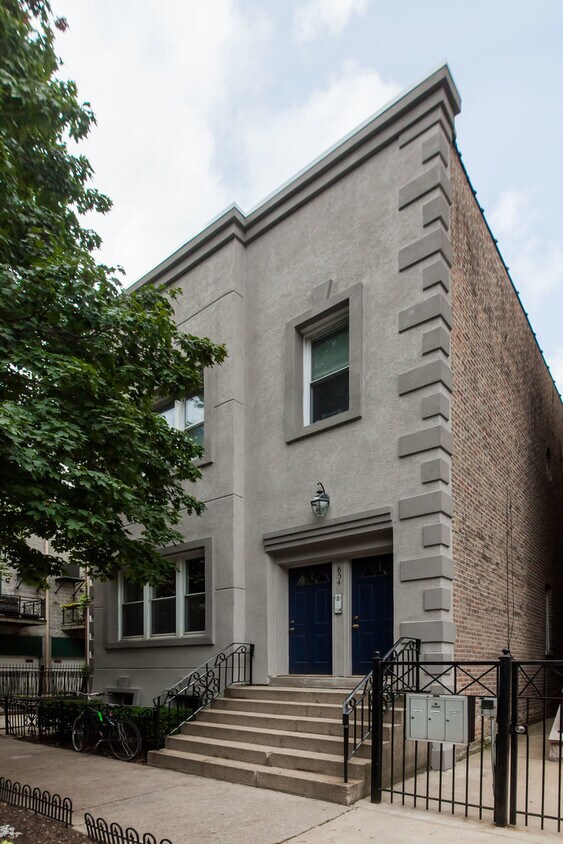 Primary Photo - 854 N Paulina St