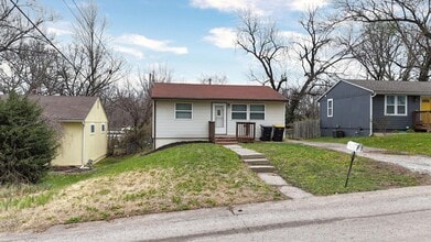 Building Photo - 1108 NE 46th Terrace
