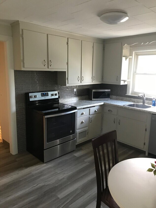 Primary Photo - 289 E Squantum St