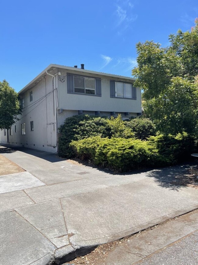 Building Photo - 2928 Magliocco Dr,
