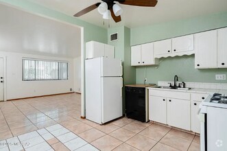 Building Photo - 803 E Holaway Dr
