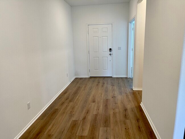 Foto del edificio - 644 Silver Springs Bnd