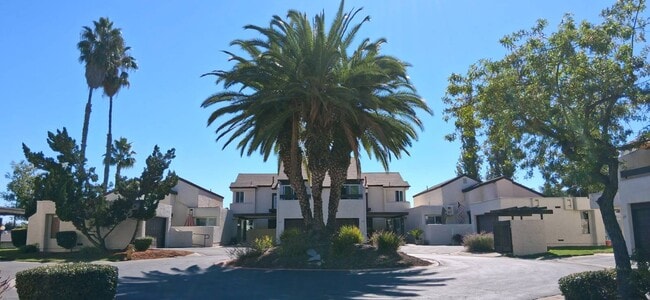 Building Photo - 1437 Robin Ln