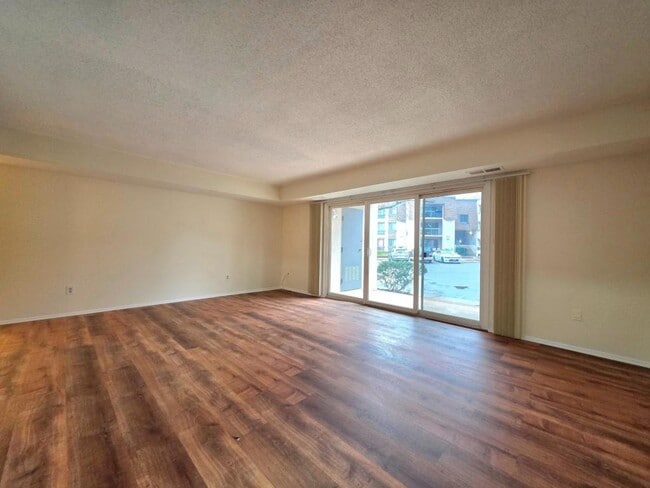 Foto del edificio - 3808 Laramie Pl