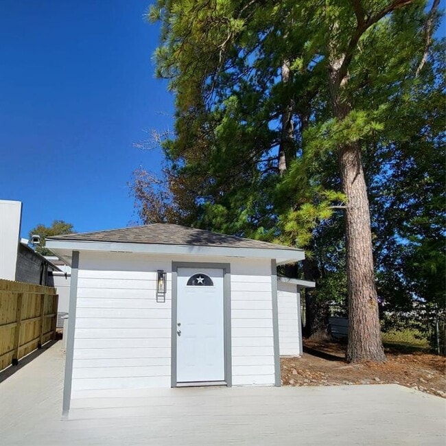 Foto del edificio - 17227 Porter Ln
