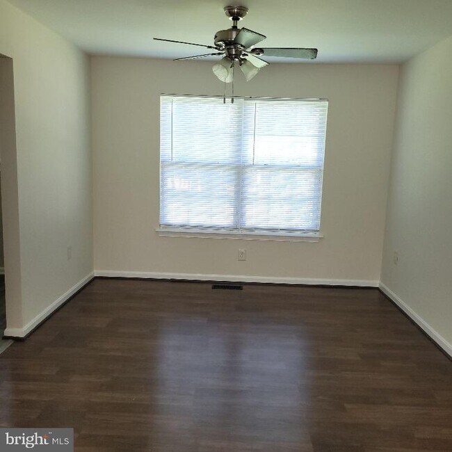 Building Photo - 4303 Brookview Terrace