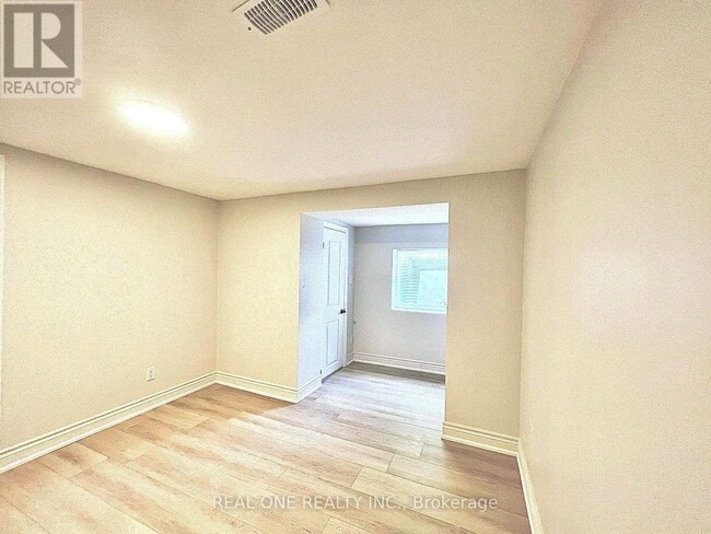 Building Photo - 65 Dewlane Dr