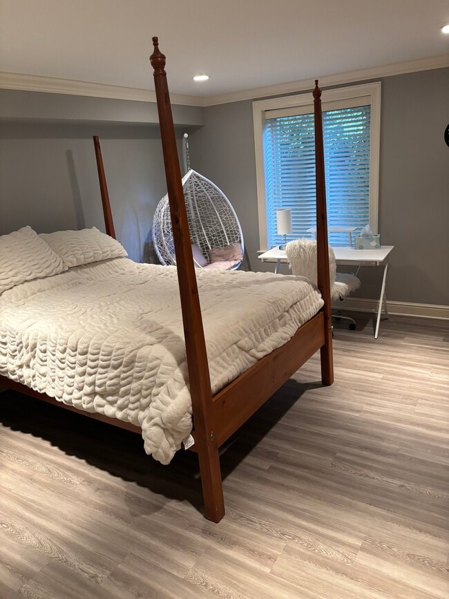 Foto del edificio - 544 Brookside Rd