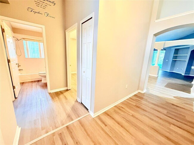 Foto del edificio - 548 Eagle Pointe S