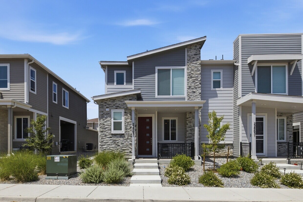 HALF OFF FIRST MONTHS RENT! Stunning Like-New Copperleaf Home | 3 Bedrooms, 2.5 Baths, Two-Car G... - HALF OFF FIRST MONTHS RENT! Stunning Like-New Copperleaf Home | 3 Bedrooms, 2.5 Baths, Two-Car G...