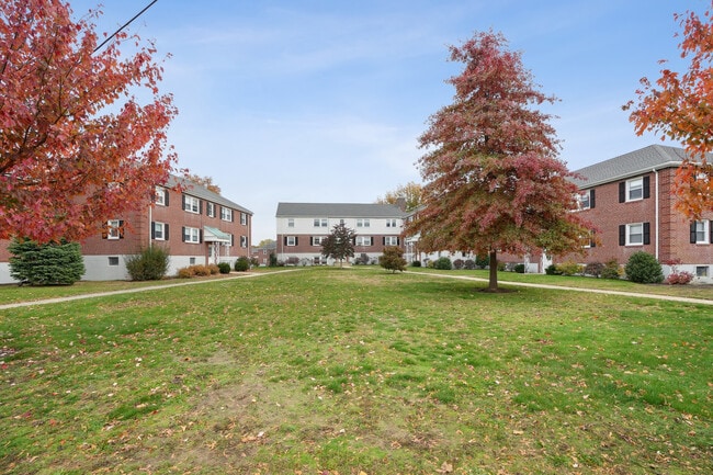Broadway - Arlington Gardens Apartments