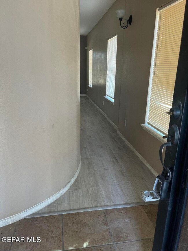 Building Photo - 12331 Sombra Grande Dr