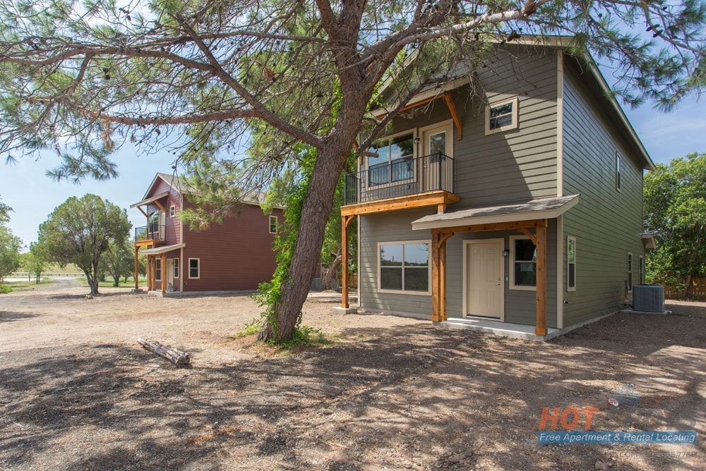 5024 S Old Bastrop Hwy, San Marcos, TX 78666 Townhome Rentals in San