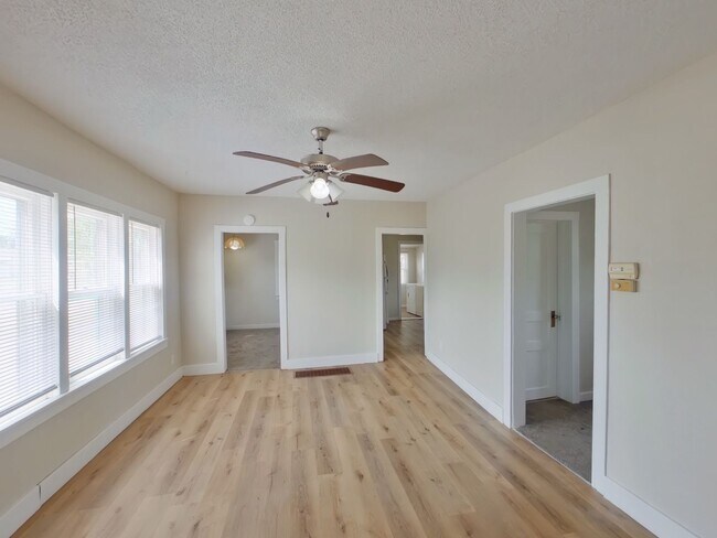 Foto del edificio - 1125 S Millwood Ave