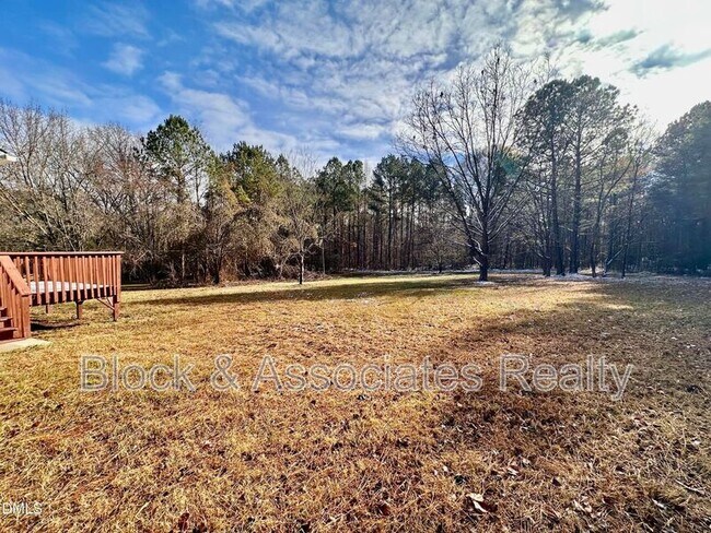 Foto del edificio - 420 Tippett Rd