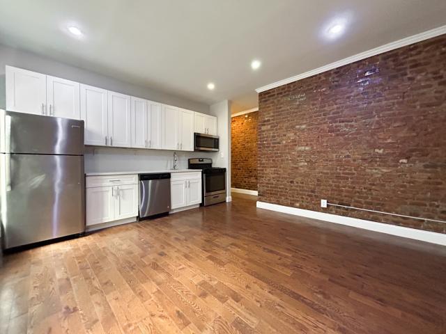Foto del edificio - 3 bedroom in NEW YORK NY 10034