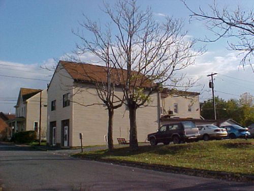 Building Photo - 611 5th St