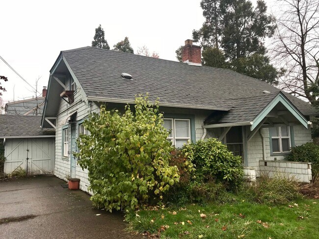 Foto del edificio - Large studio duplex at E. 16th & Hilyard w...