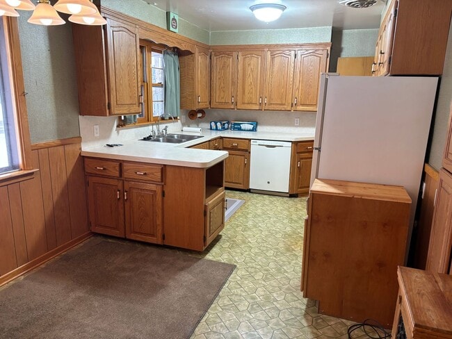 Building Photo - Grandville ranch available now