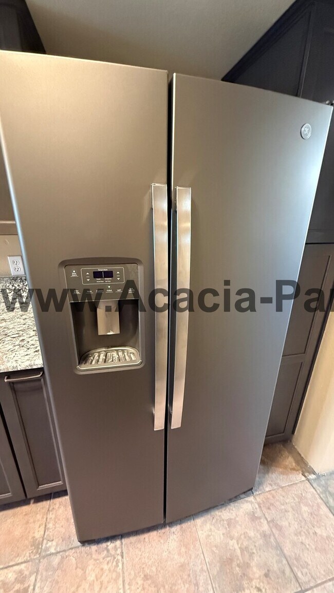 Foto del edificio - Three bedroom townhome with community pool