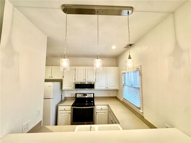 Foto del edificio - 245 Willow Ct