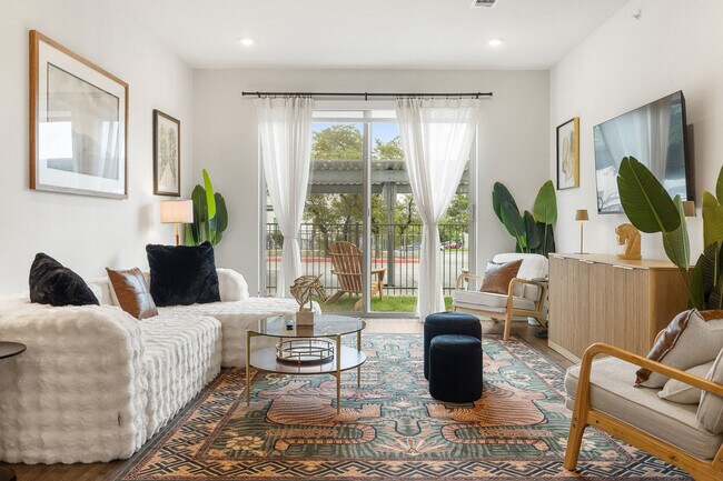 Foto del edificio - 7522 1/2 West Slaughter Lane-SI FL1-ID1537446P