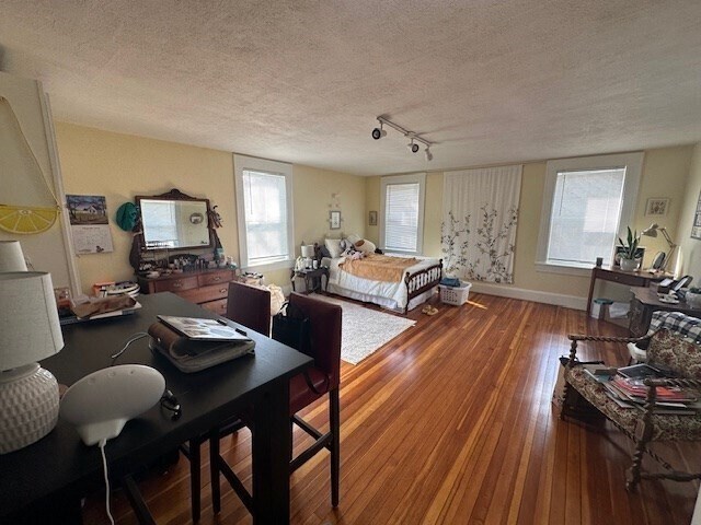 Foto del edificio - 68 Conz St